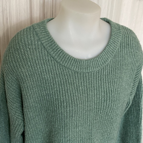 Yes Lola crew neckline ribbed knit sweater, buttons details, boxy! Size Small - Picture 9 of 17